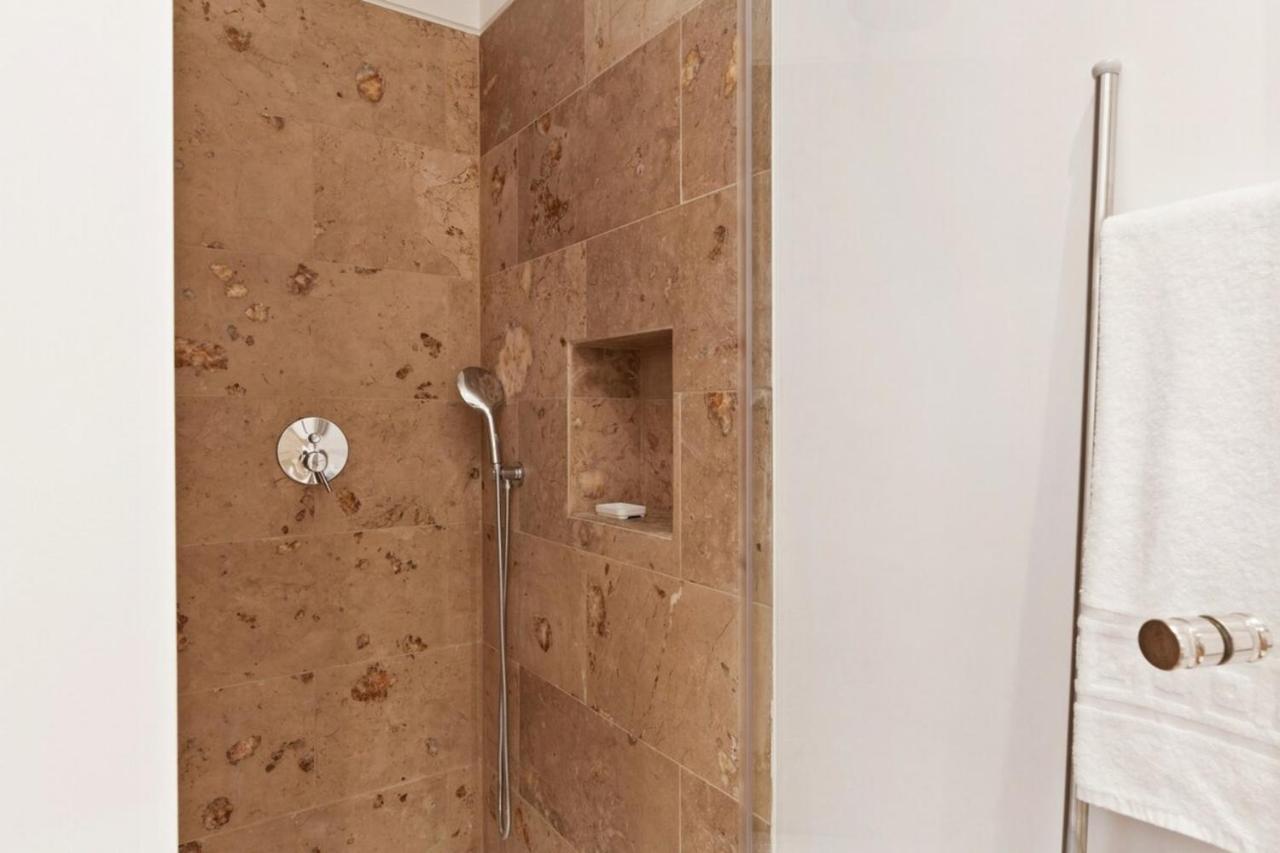 Modern Portuguese 1 Bedroom Apartment In Belem Lisboa Kültér fotó